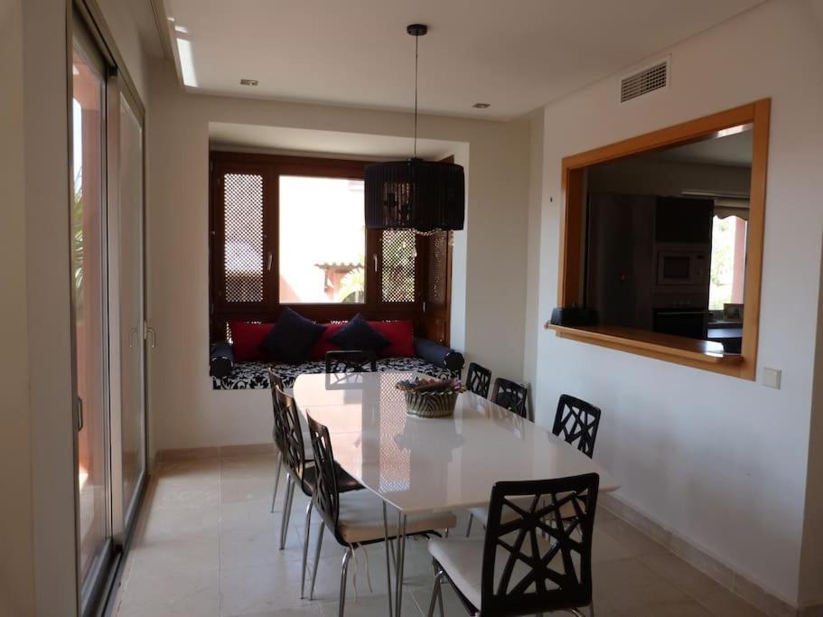 Villa Luxurious Townhouse With Sea Views à Manilva Extérieur photo
