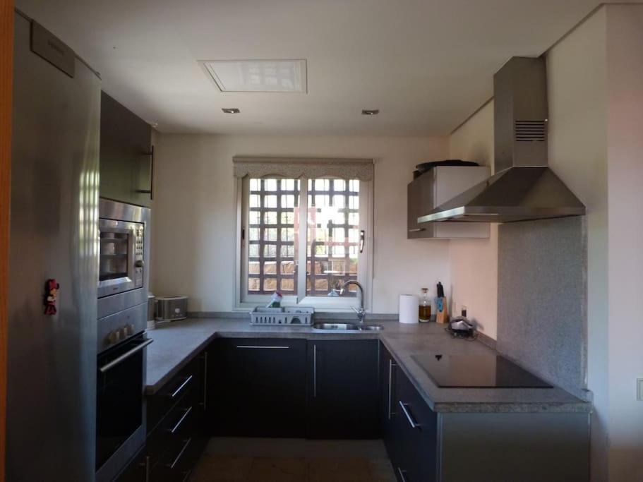 Villa Luxurious Townhouse With Sea Views à Manilva Extérieur photo